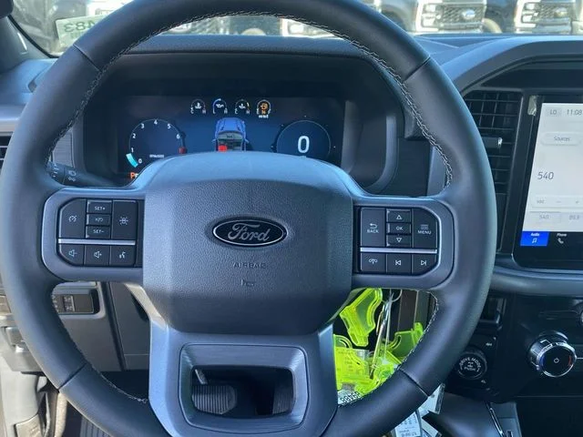New 2026 Carbonized Gray Metallic Ford XLT image 4