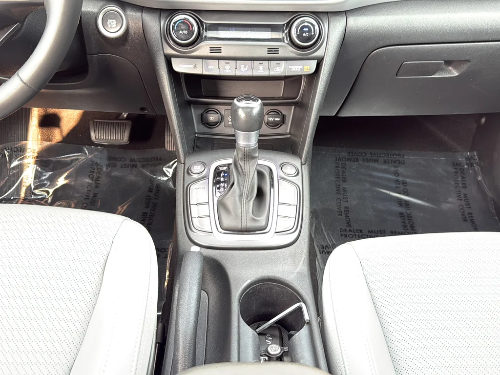 Used 2020 Red Hyundai Ultimate image 19
