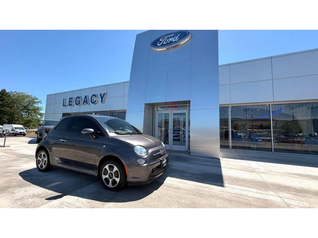 2017 FIAT 500e Battery Electric's photo