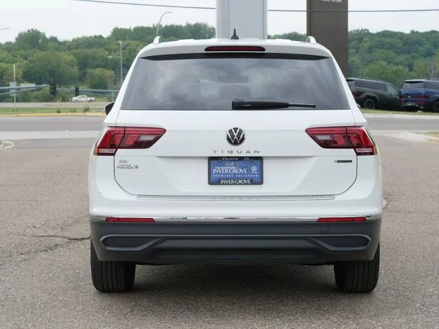Used 2024 White Volkswagen 2.0T SE image 6