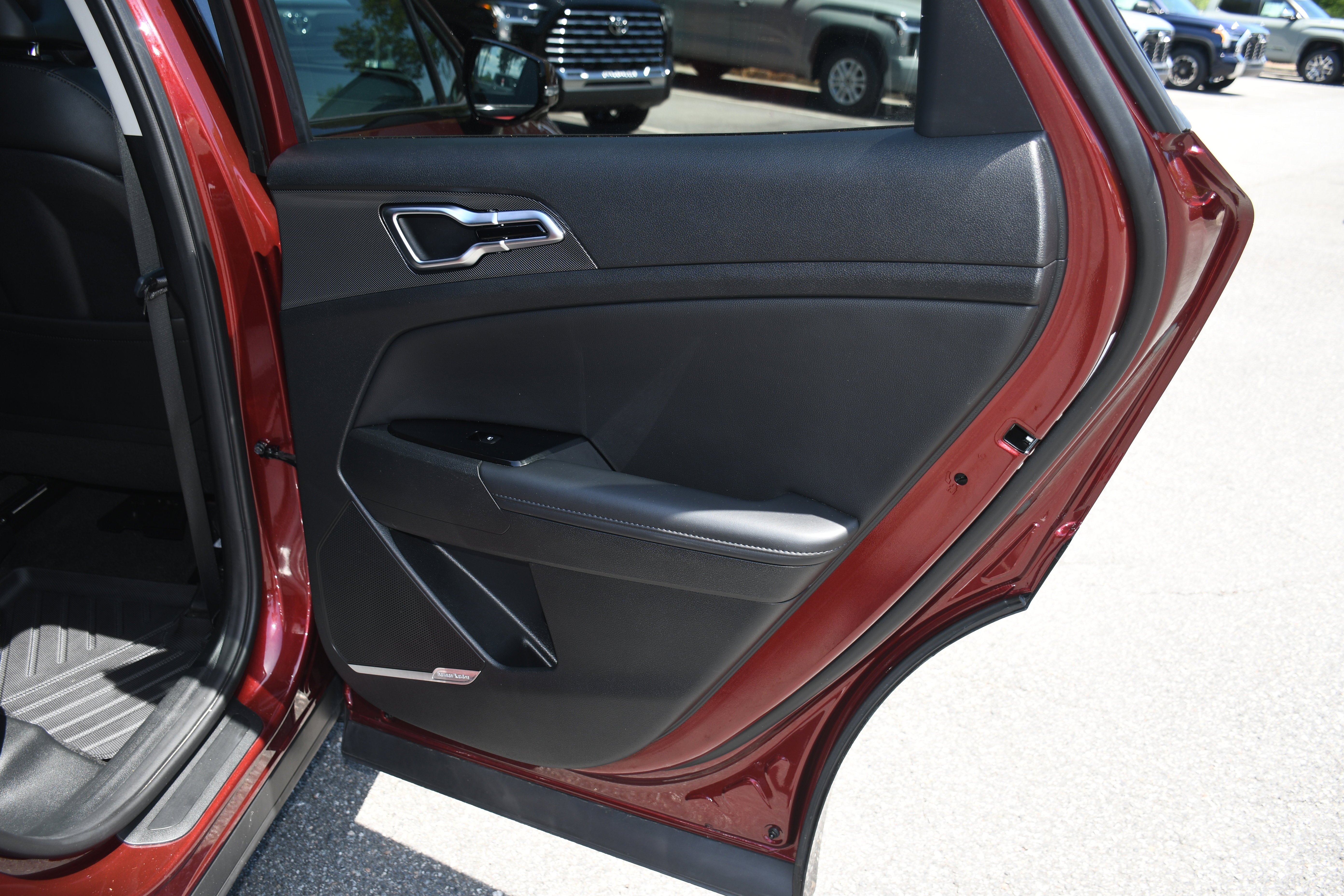 Used 2023 Red Kia SX-Prestige image 21