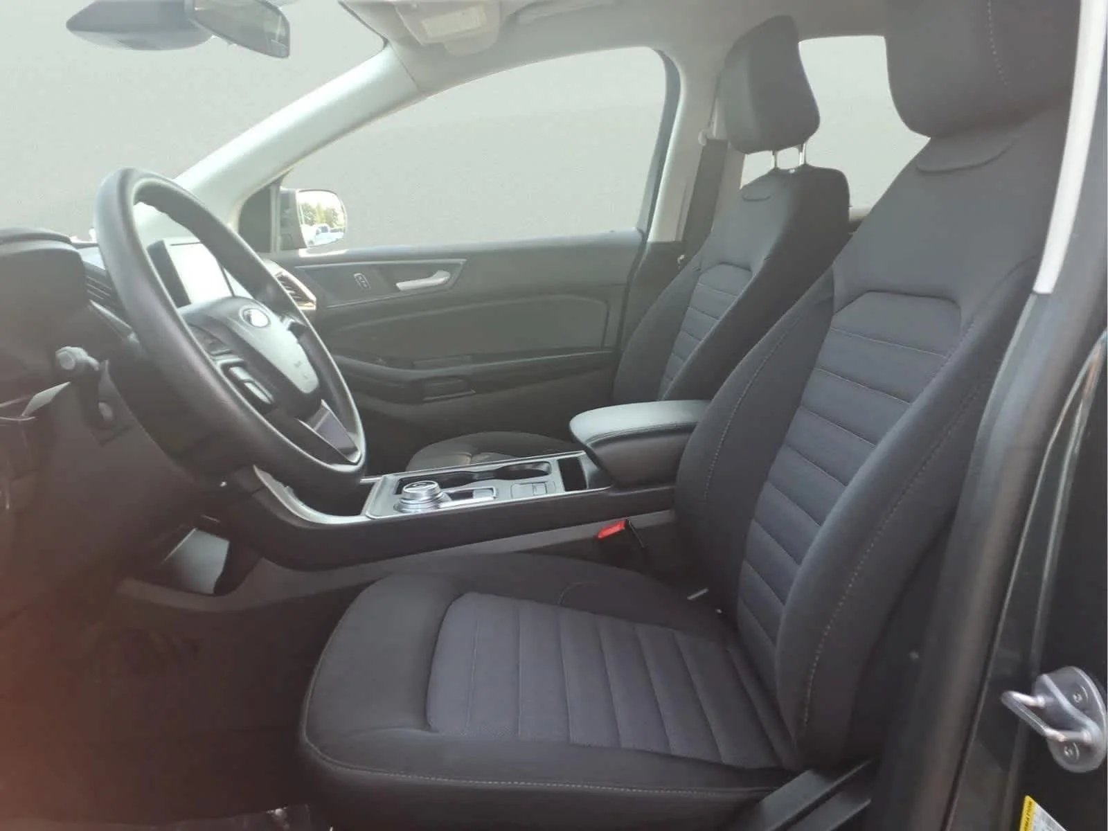 Used 2024 Stone Blue Ford SE image 15