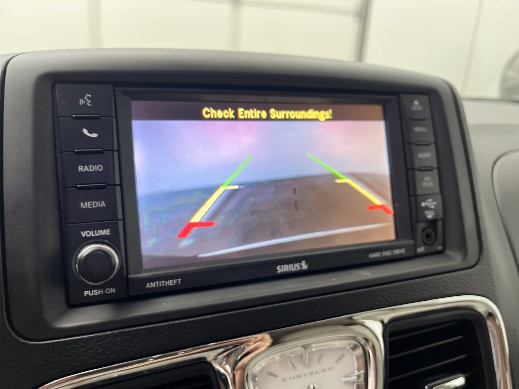 Used 2014 Gray Chrysler Touring-L image 22