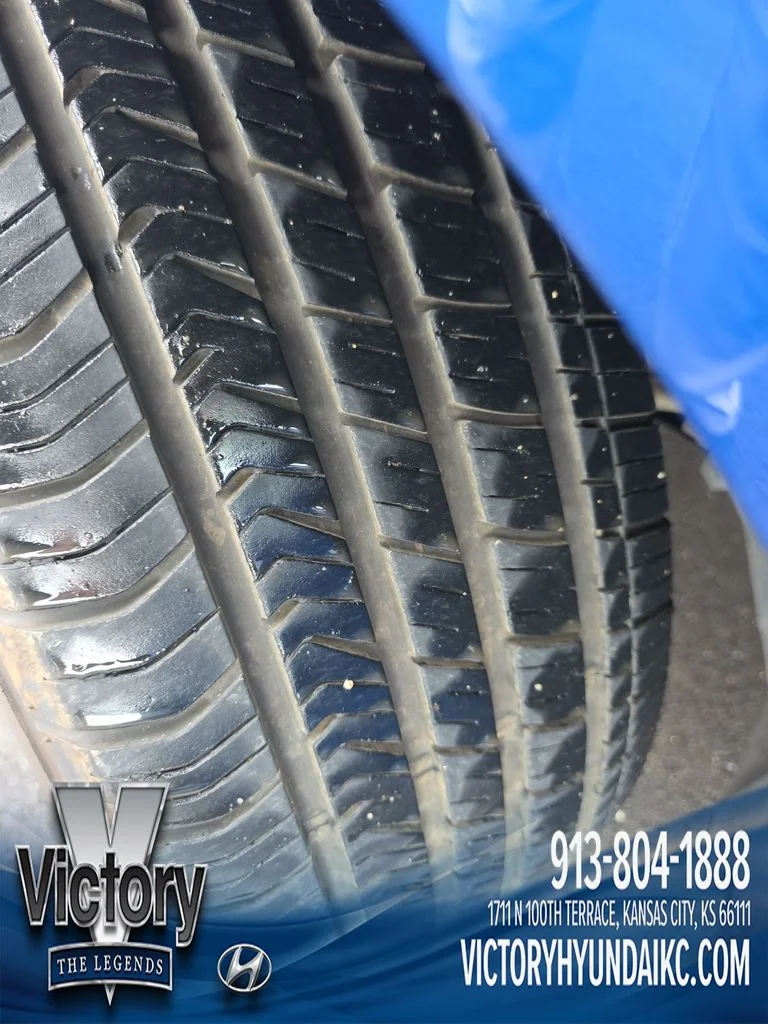 Used 2018 Blue Ford SEL image 28