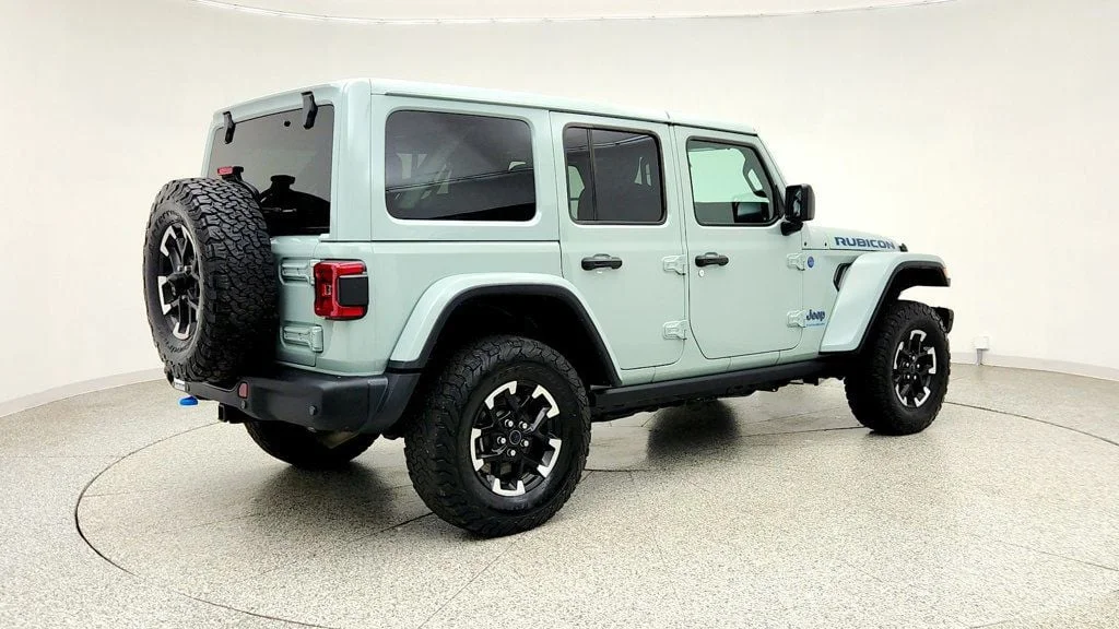 Used 2024 Earl Clearcoat Jeep Rubicon X 4xe w/ Nappa Leather, Steel Bumpers & Off-Road Camera image 5