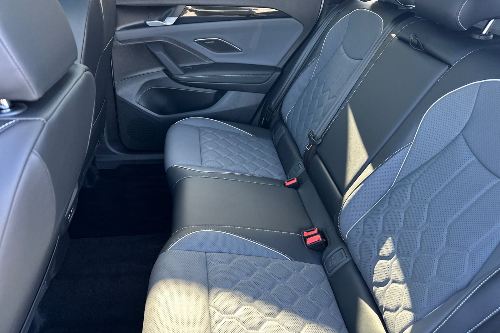 New 2026  Volkswagen 2.0T SEL R-Line Turbo image 12