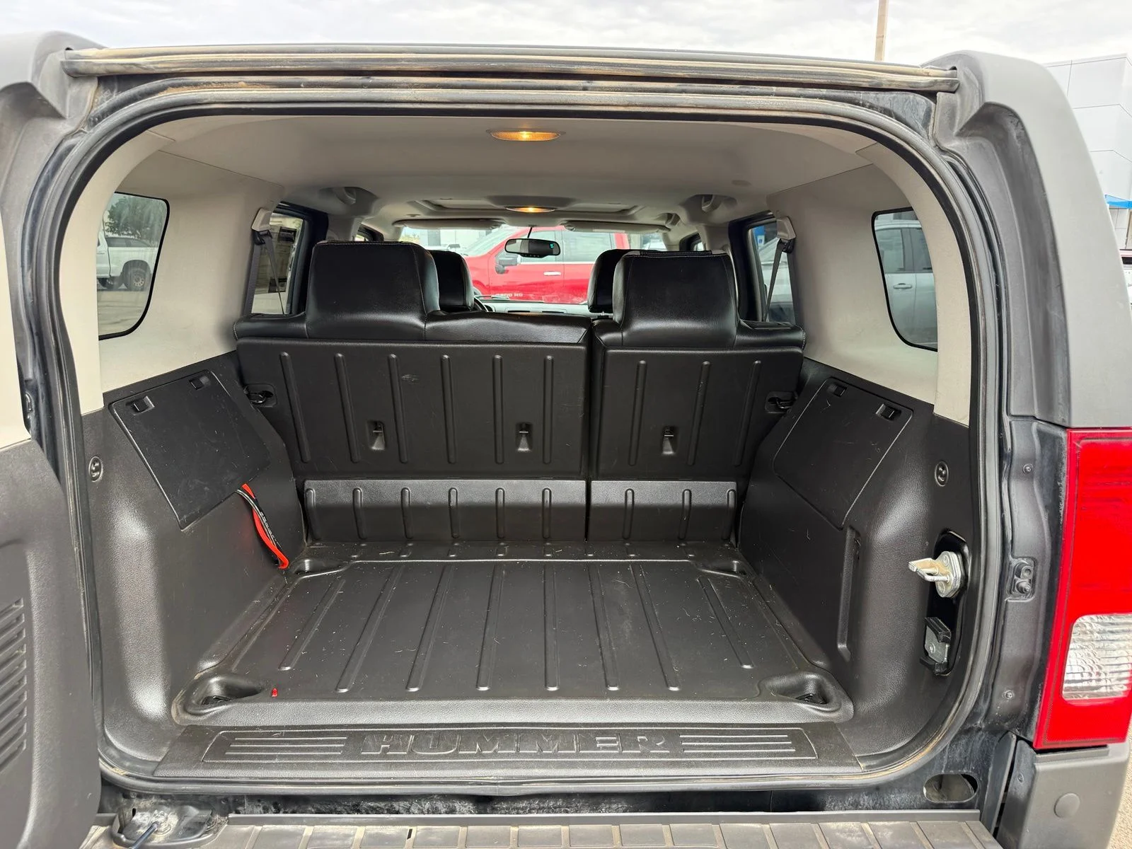 Used 2008 Black Hummer H3x image 30
