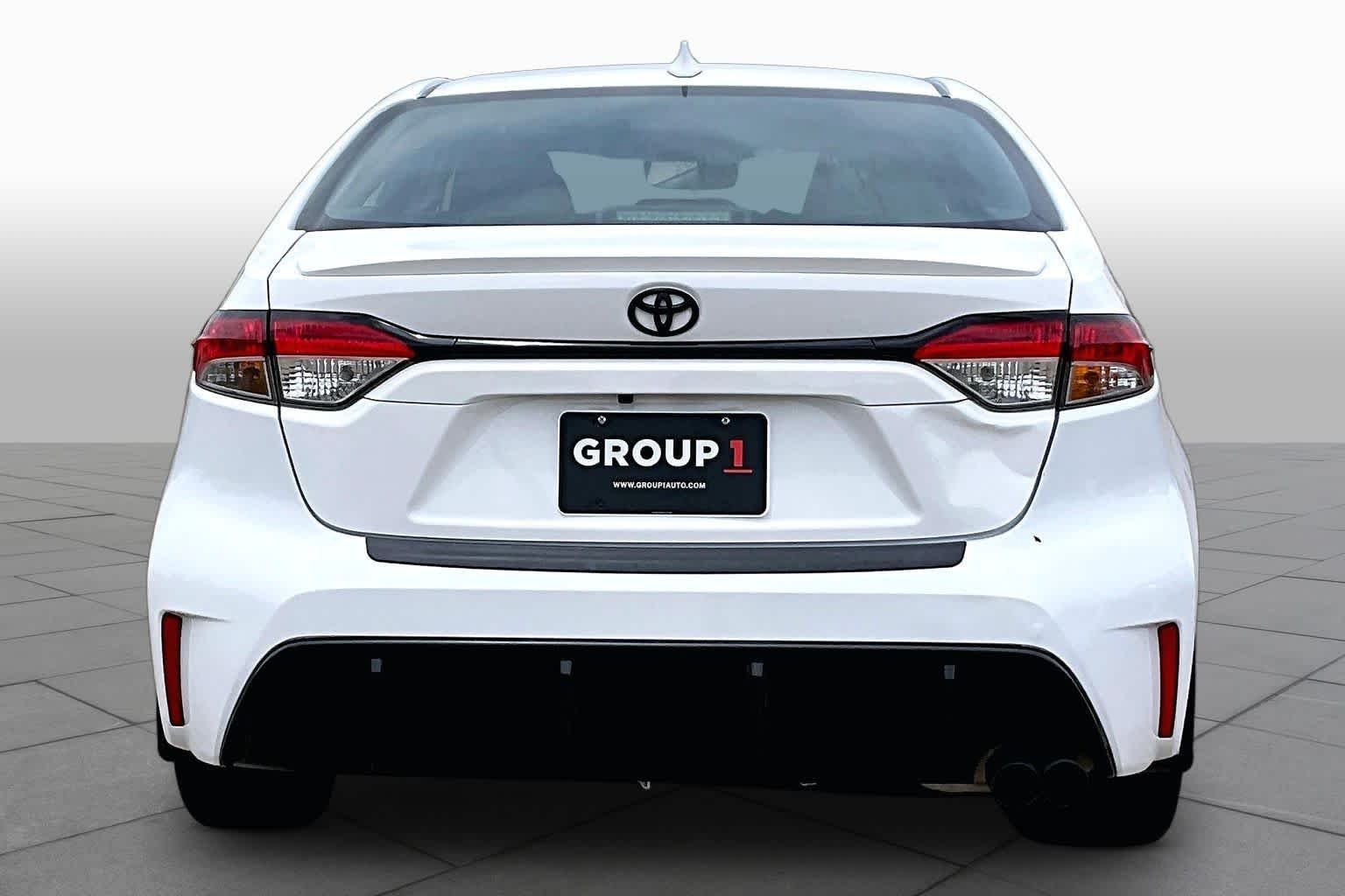 Used 2024 Ice Cap Toyota SE image 5