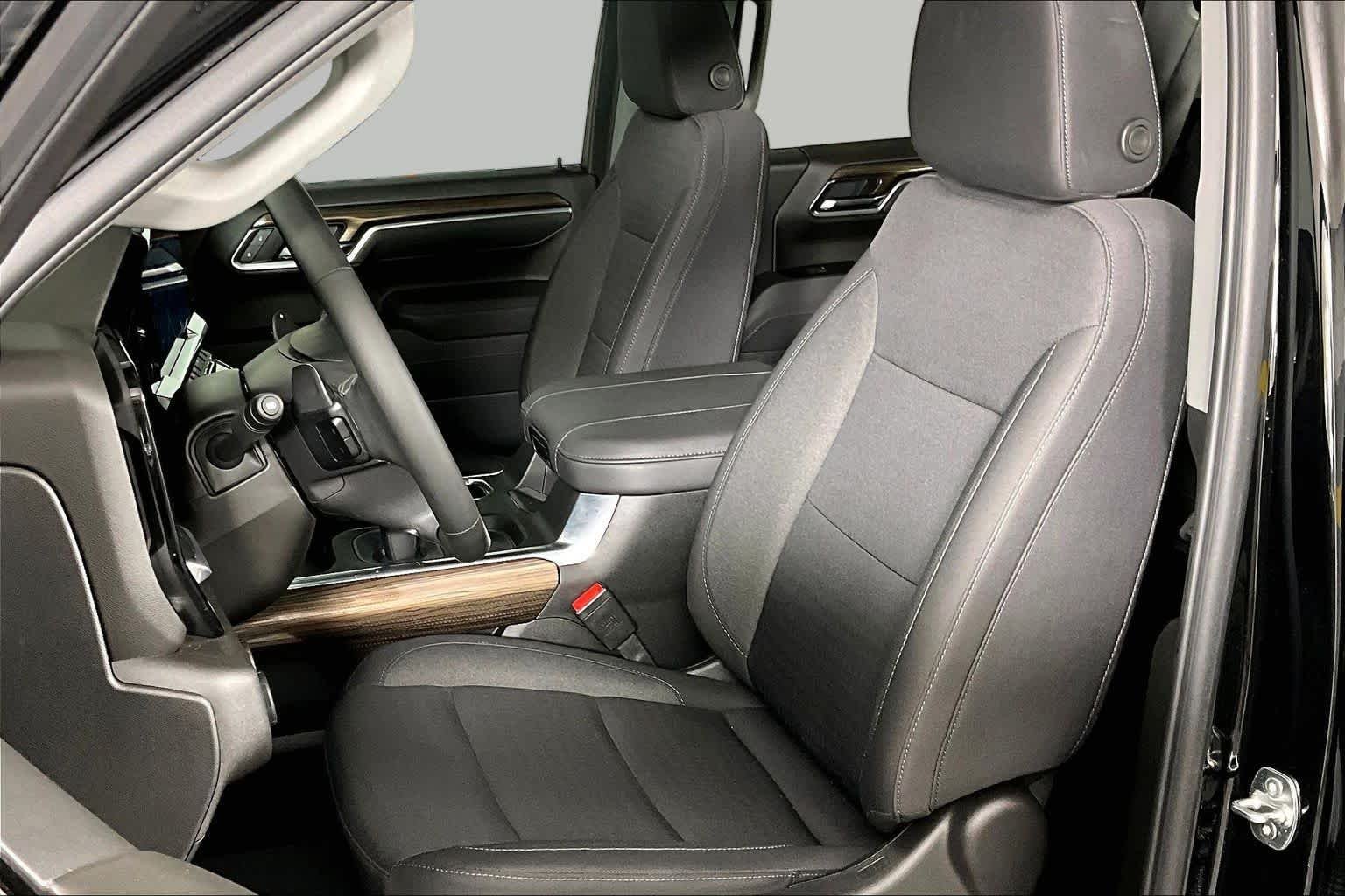 Used 2025 Black Chevrolet RST image 7