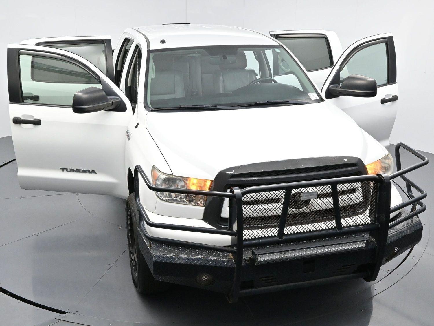 Used 2013 Super White Toyota Grade image 39