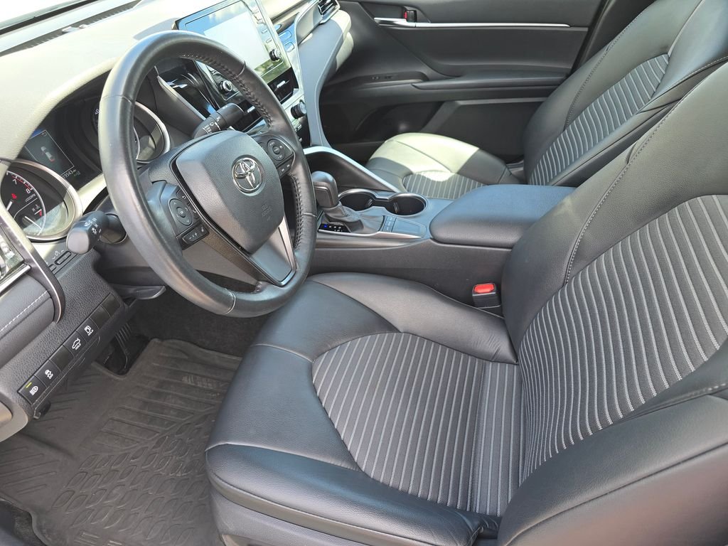Used 2023 White Toyota SE image 18