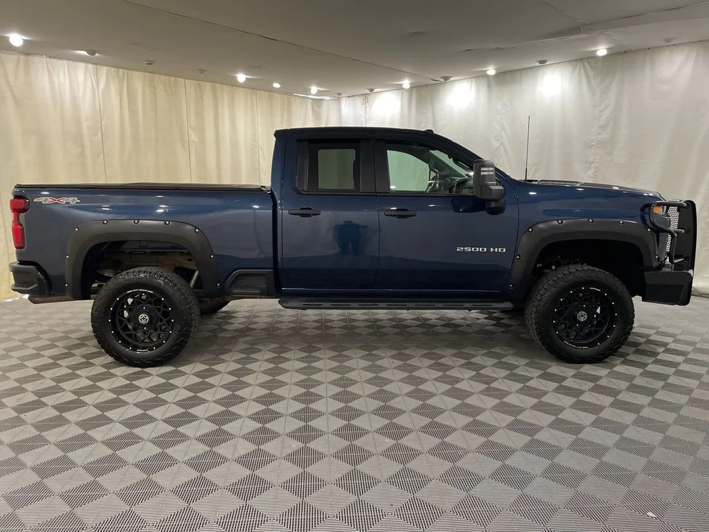 Used 2022 Northsky Blue Metallic Chevrolet Custom image 4