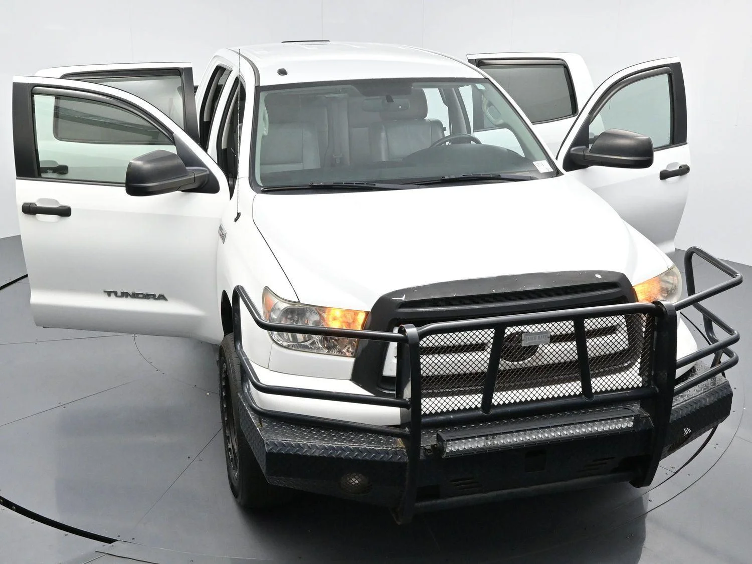 Used 2013 Super White Toyota Grade image 39