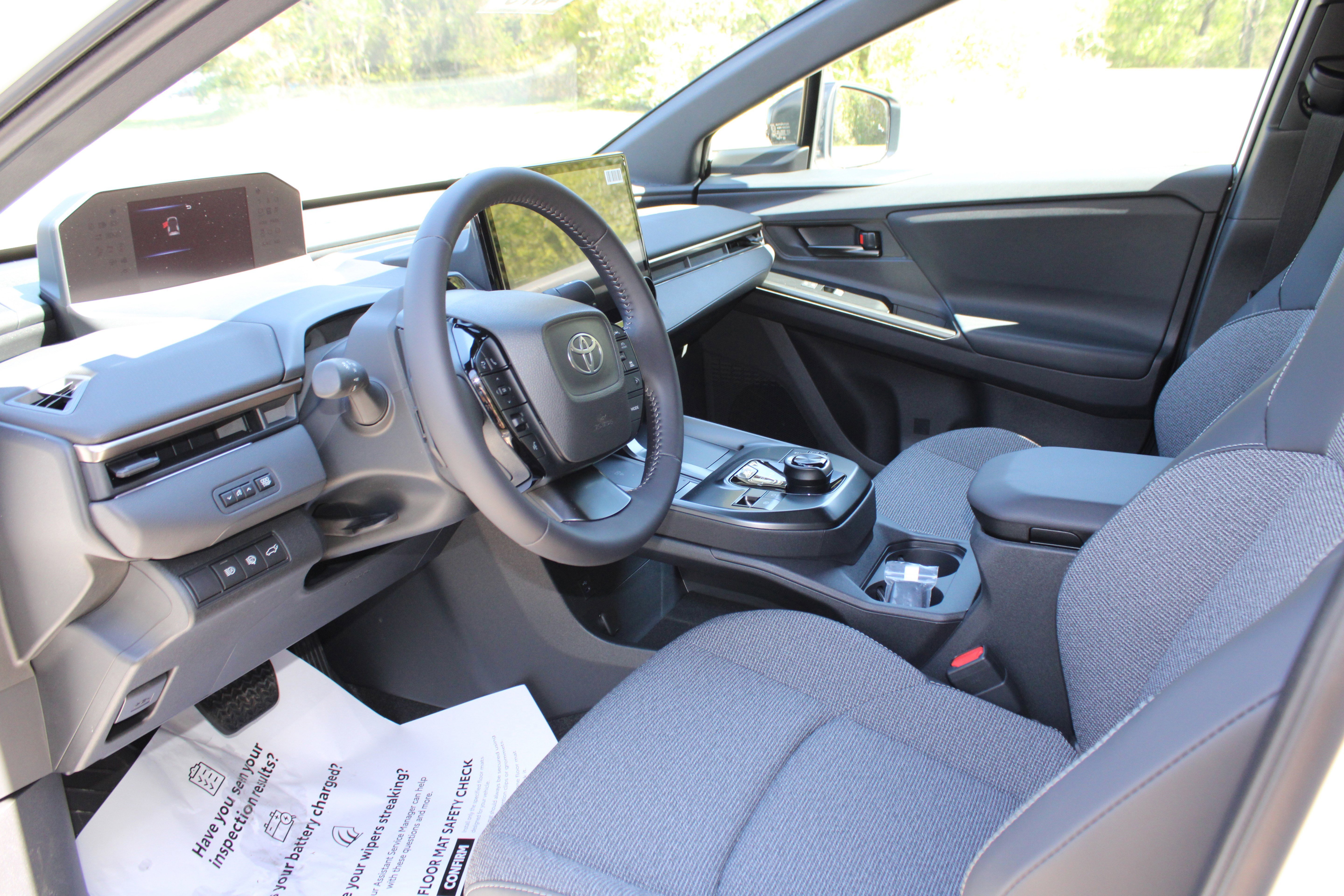 2026 Toyota bZ XLE - Photo 17