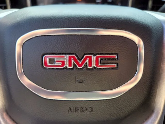 Used 2025 Summit White GMC SLT image 31