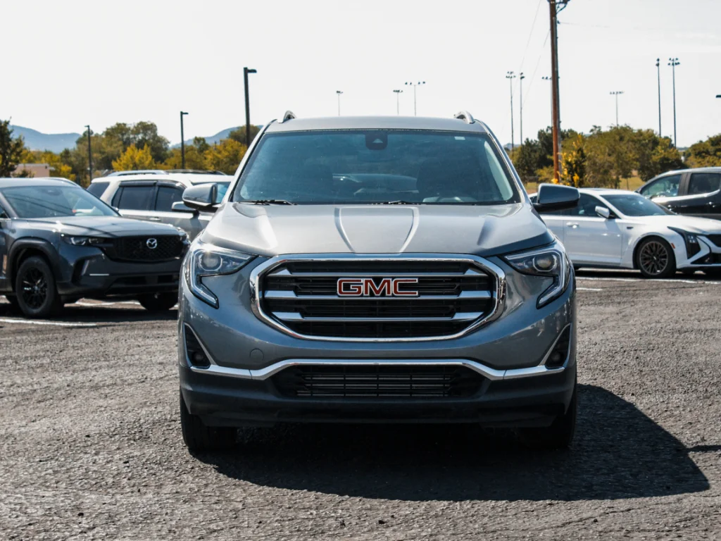 Used 2020 Satin Steel Metallic GMC SLT image 2