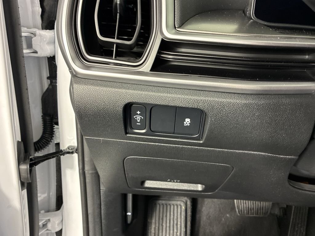 New 2026 Glacial White Pearl Kia LX image 20