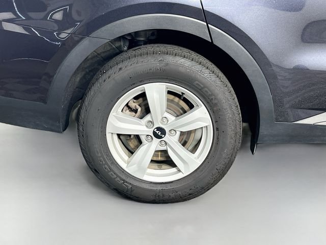 Used 2025  Kia LX image 35