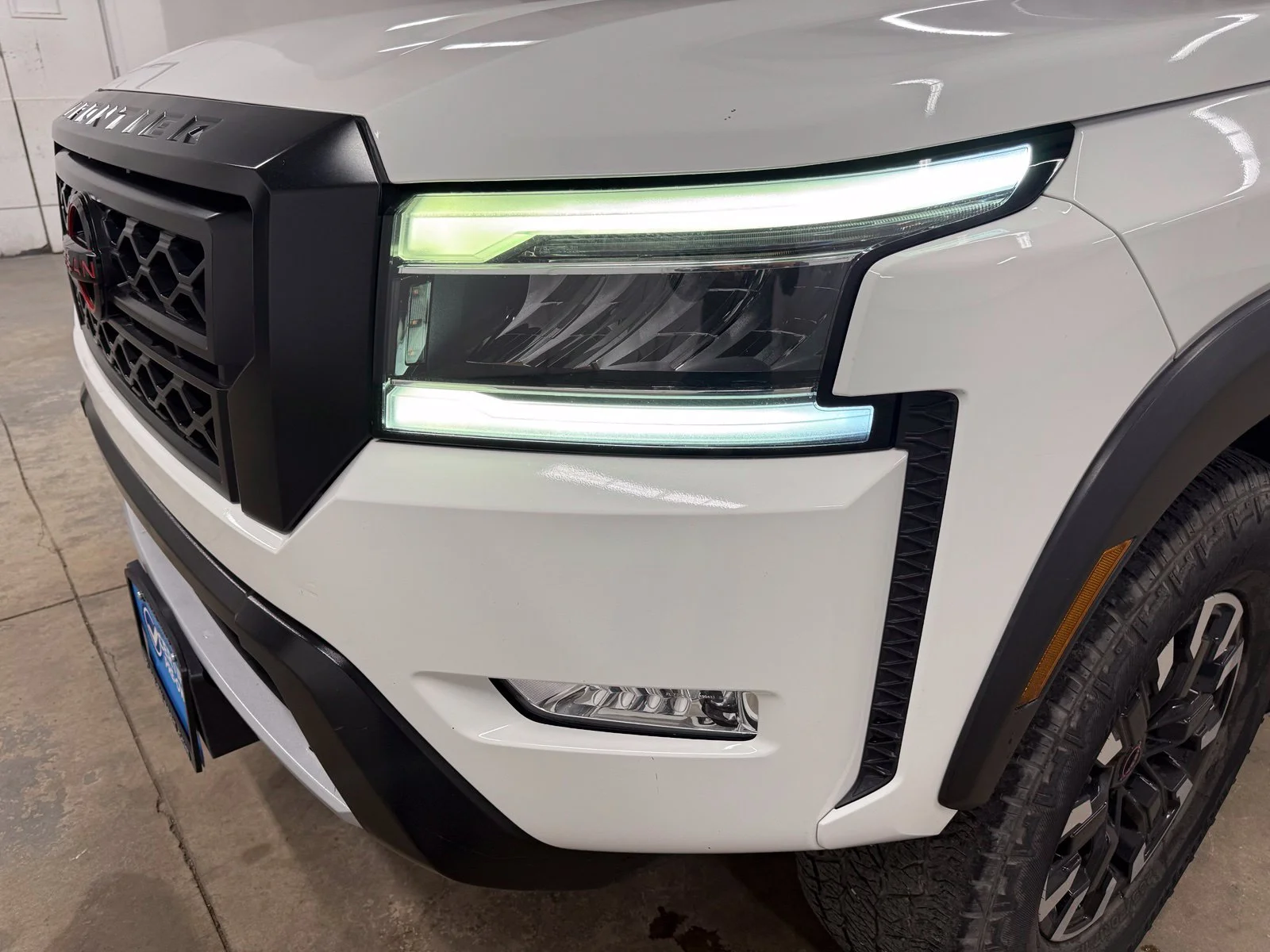 Used 2023 White Nissan PRO-4X image 4