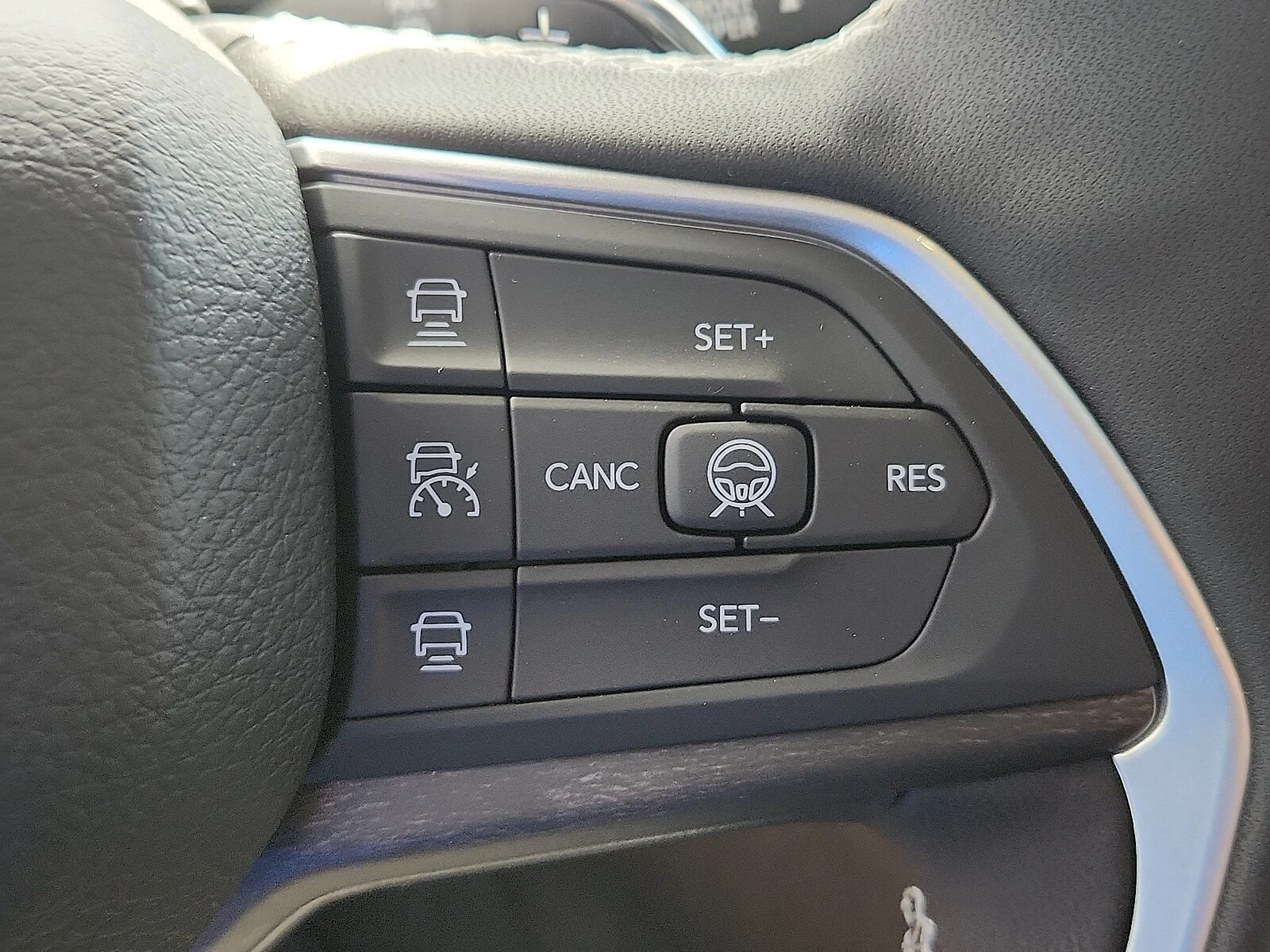 New 2027 High-Gloss Black Paint Jeep LAREDO ALTITUDE 4X4 image 19