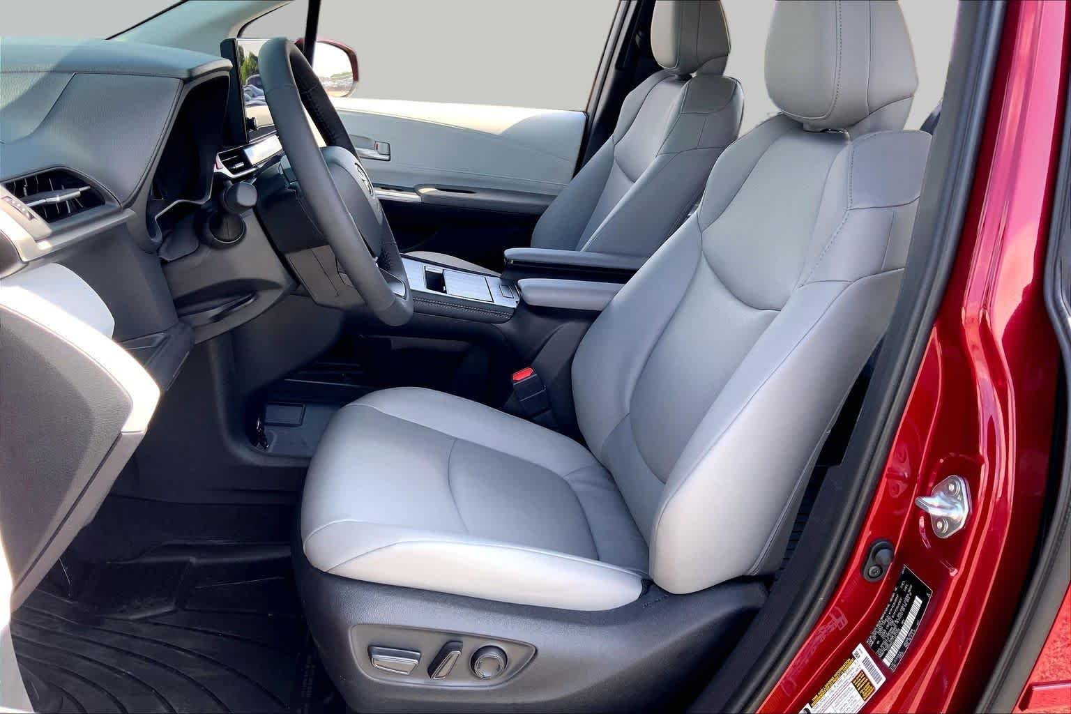 Used 2026 Ruby Flare Pearl Toyota XLE image 8