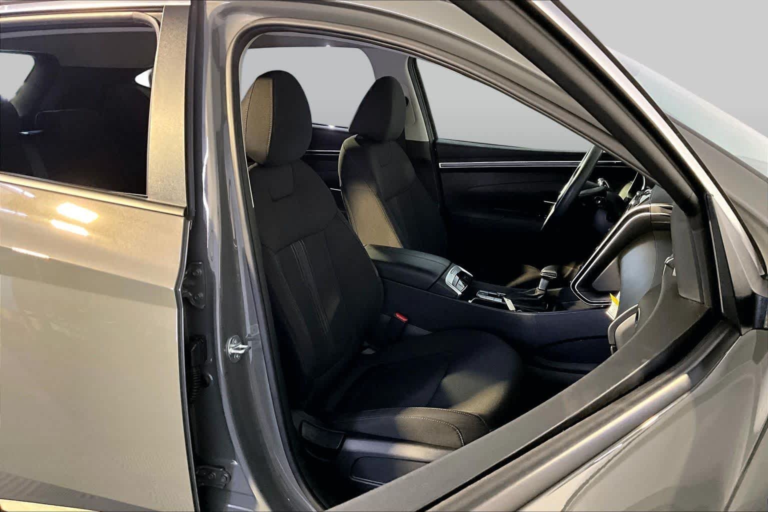 Used 2024 Hampton Gray Hyundai SEL image 8