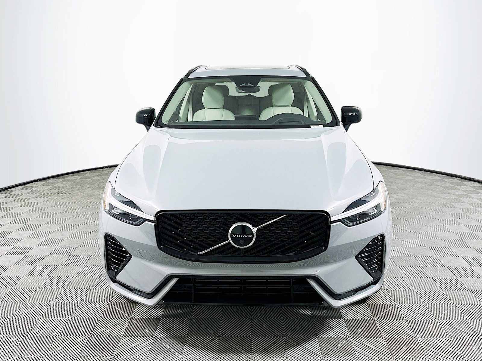 New 2026 Vapour Grey Volvo Ultra image 2