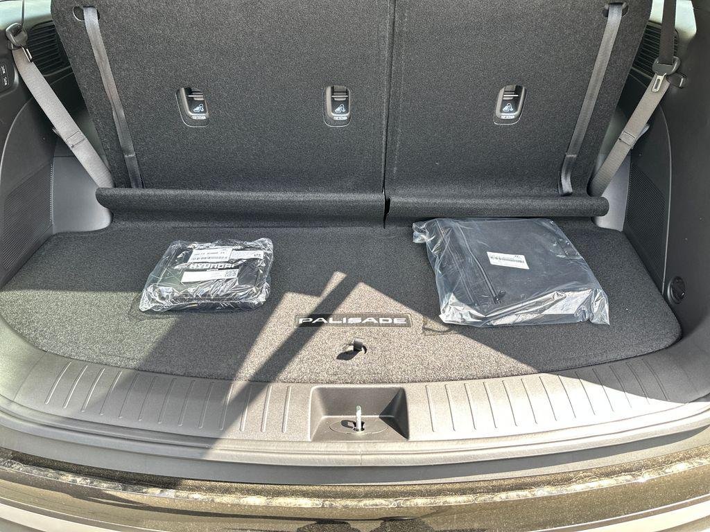 New 2026 Black Hyundai SEL 7P image 17