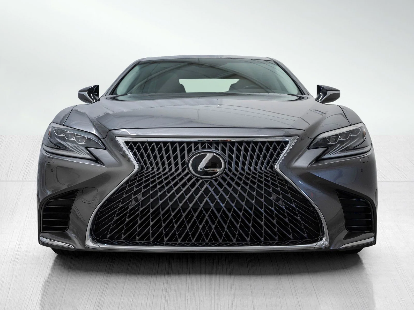 Used 2018 Lexus LS Base with VIN JTHC51FF5J5005312 for sale in Kansas City