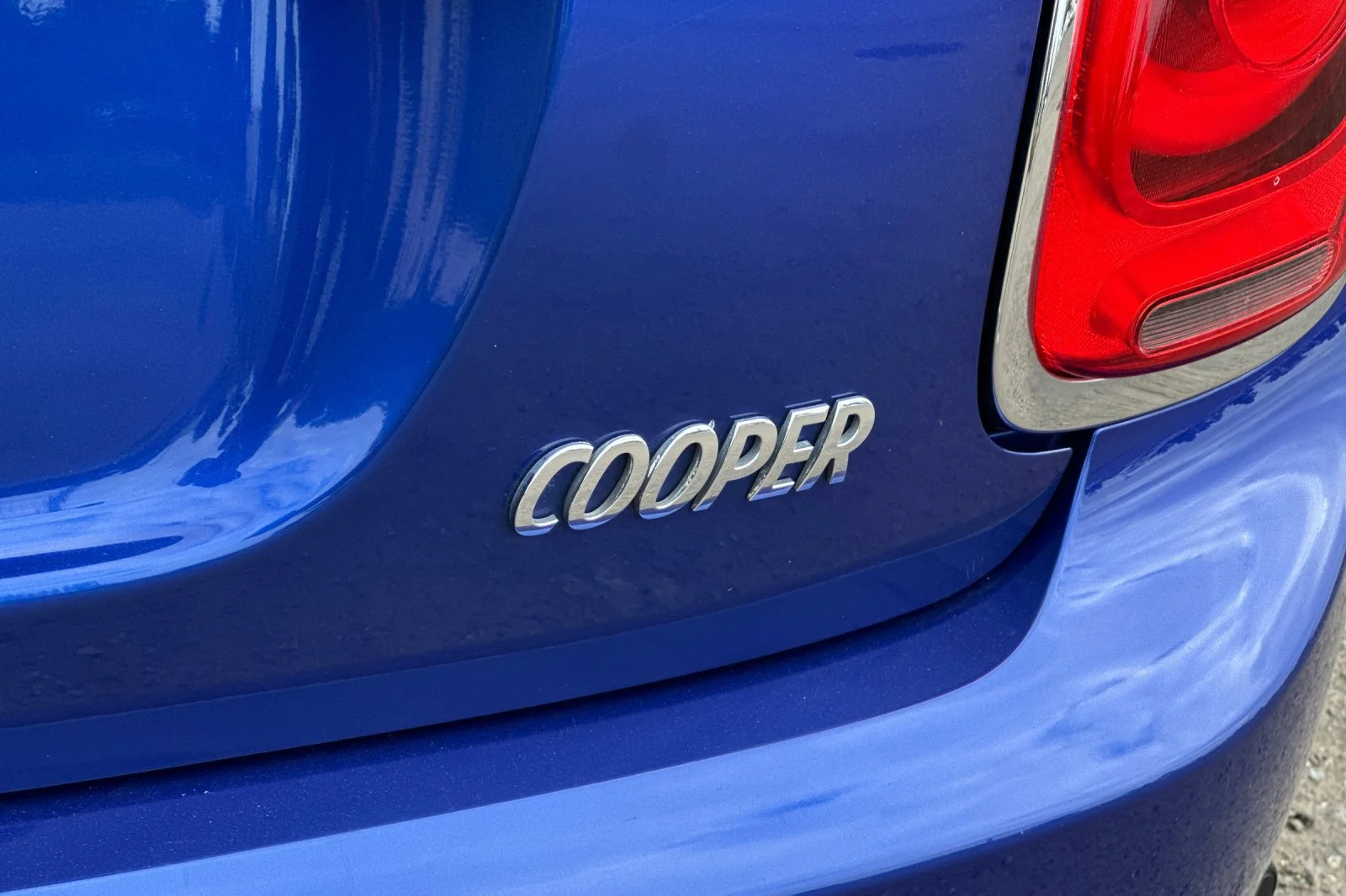 Used 2019 Blue Metallic MINI Classic image 30