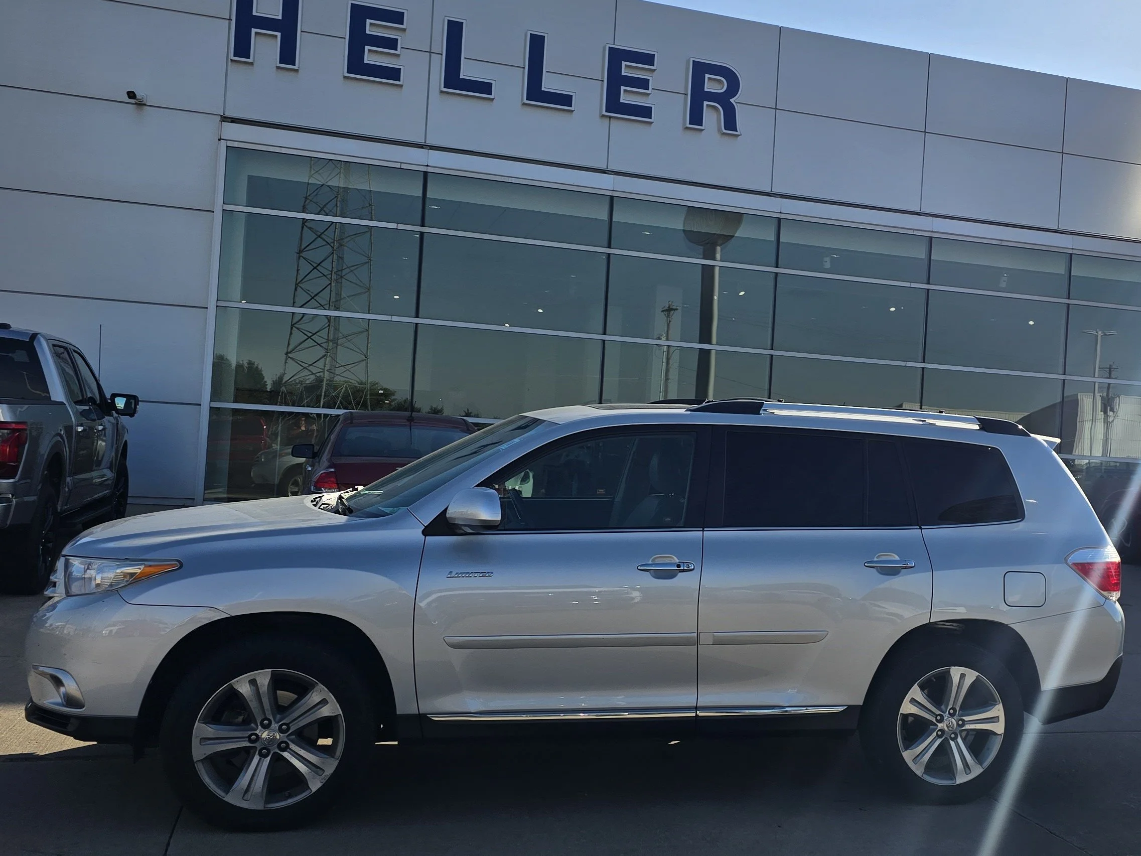 Used 2012 Classic Silver Metallic Toyota Limited image 3
