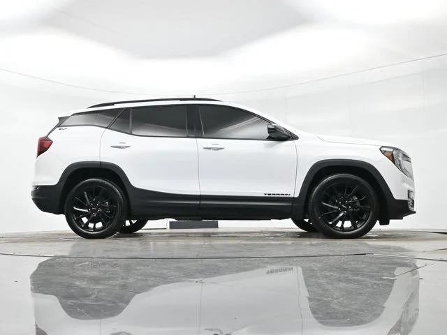 Used 2023 SUMMIT WHITE GMC SLT image 33