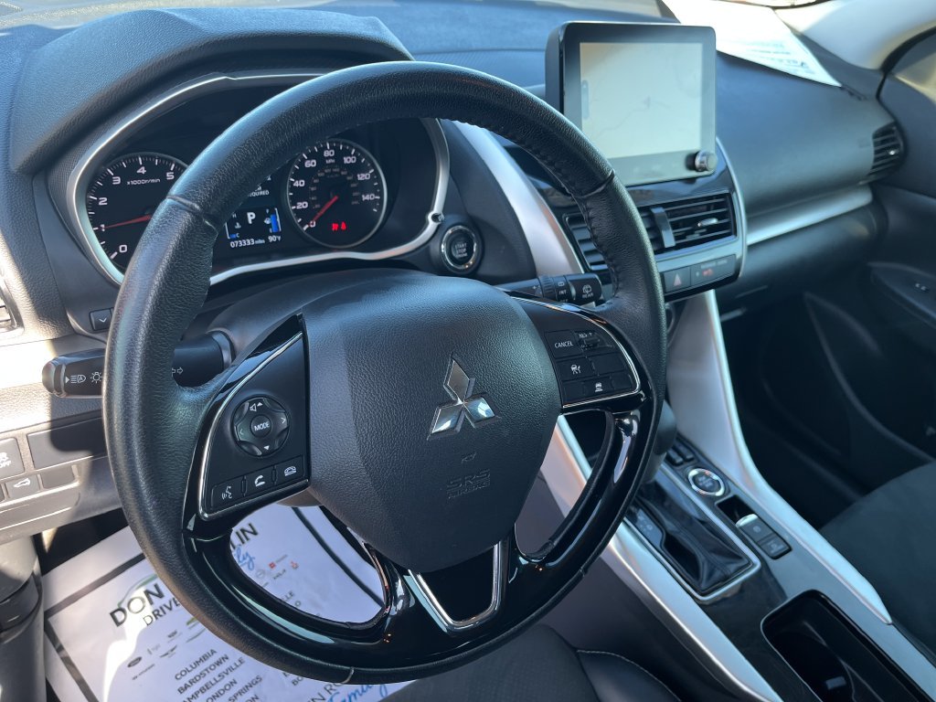 Used 2024 Silver Mitsubishi SE image 14