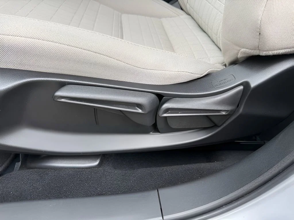 Used 2025 Silver Honda LX image 17