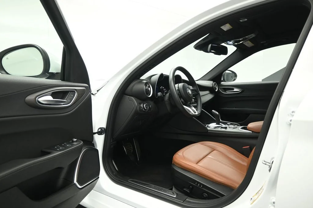 Used 2022 White Alfa Romeo Ti image 6