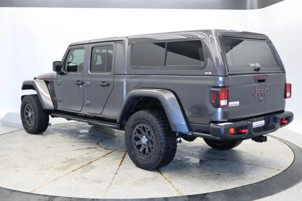Used 2023 Gray Jeep Rubicon image 3