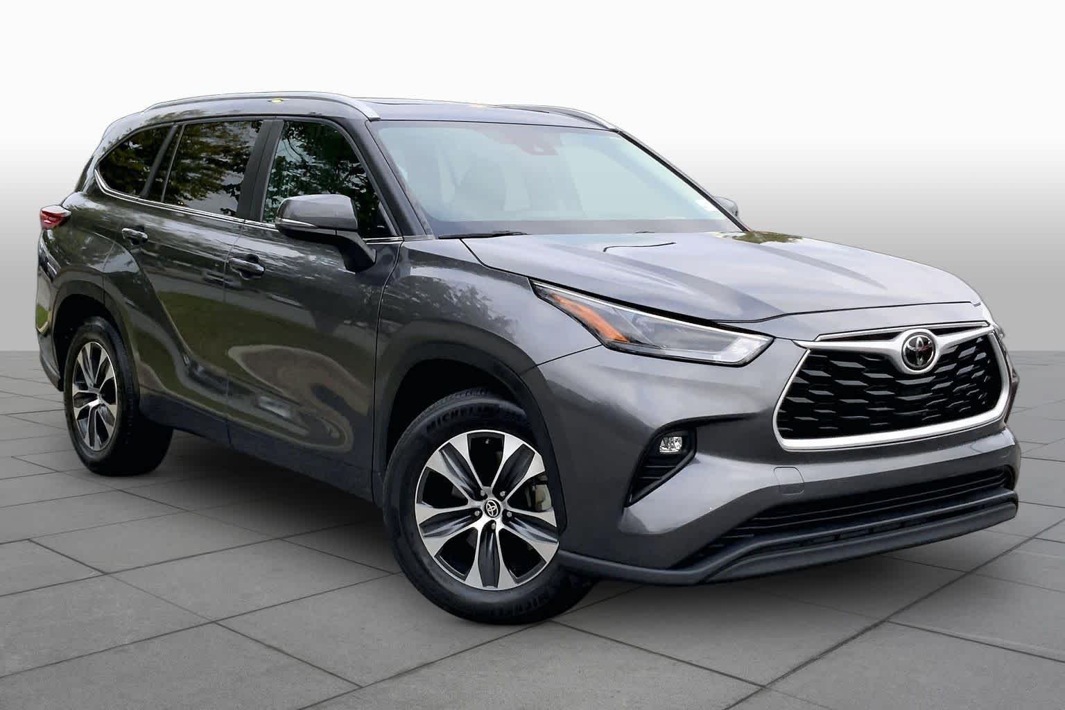 Used 2023 Magnetic Gray Metallic Toyota XLE image 3