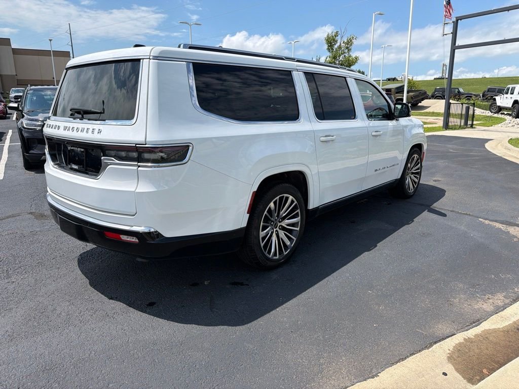 Used 2025 White Jeep I image 7