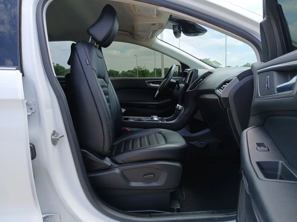 Used 2022 White Ford SEL image 29