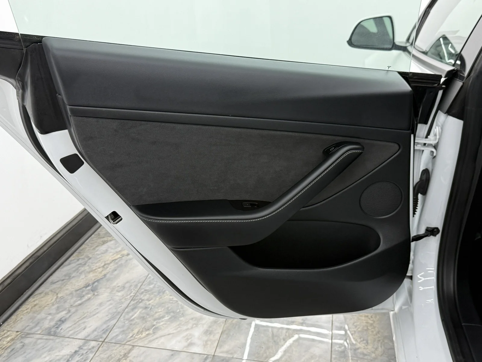 Used 2022 Pearl White Multi-Coat Tesla Long Range image 27