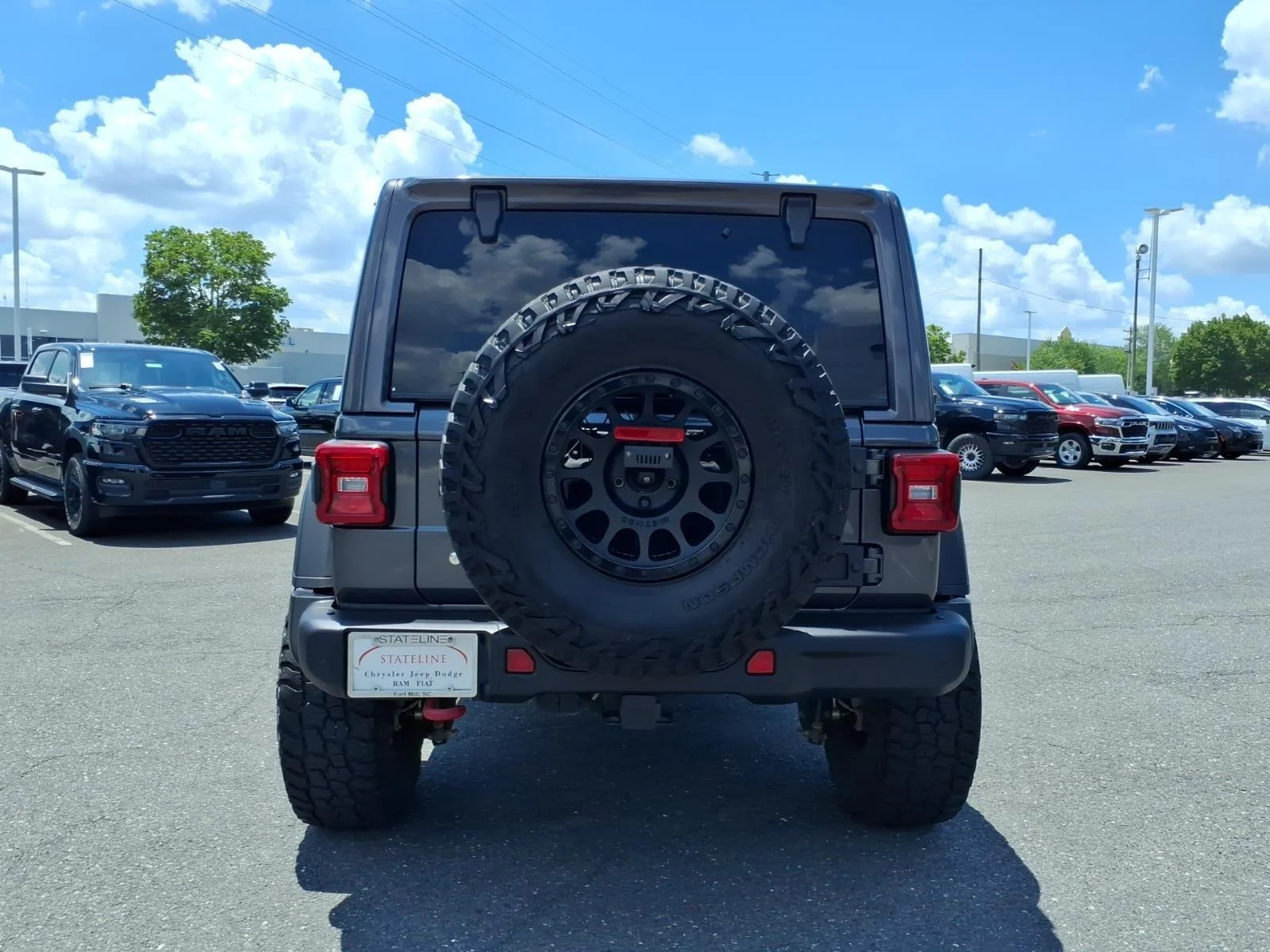 Used 2018 Granite Crystal Metallic Clearcoat Jeep Rubicon image 15