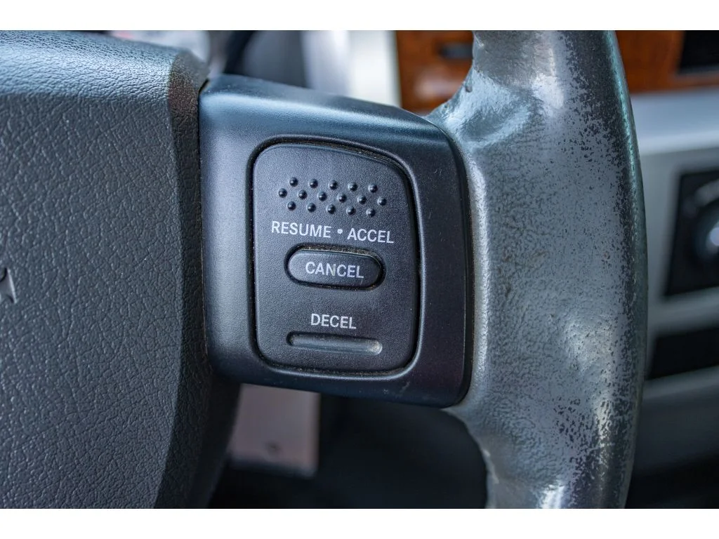 Used 2007 Bright White Clearcoat Dodge Laramie image 40