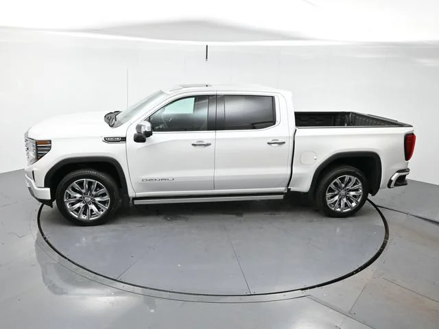 Used 2025 White Frost Tricoat GMC Denali image 35