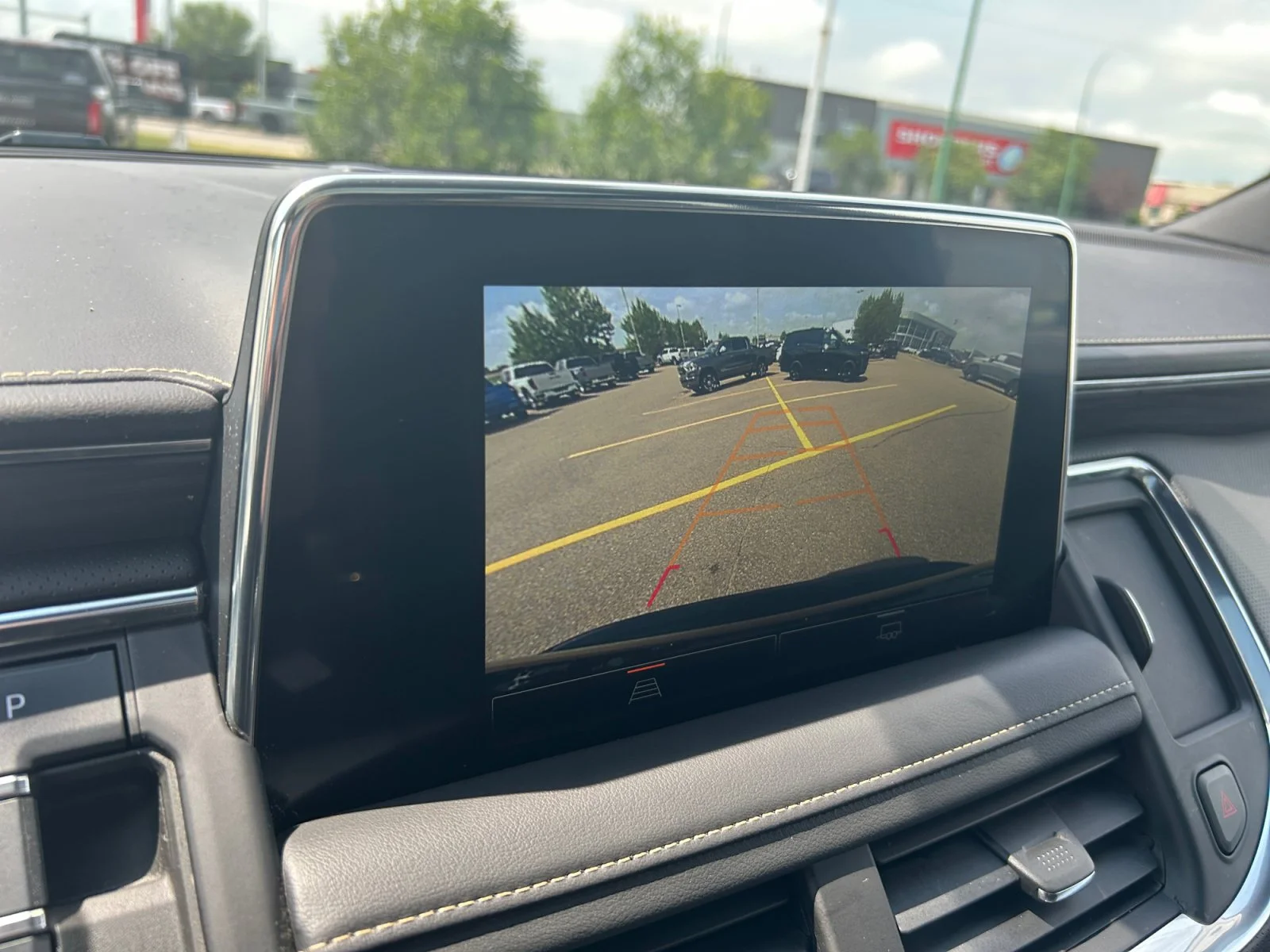 Used 2023 Black GMC SLT 4WD Leather Sunroof 5.3L image 29