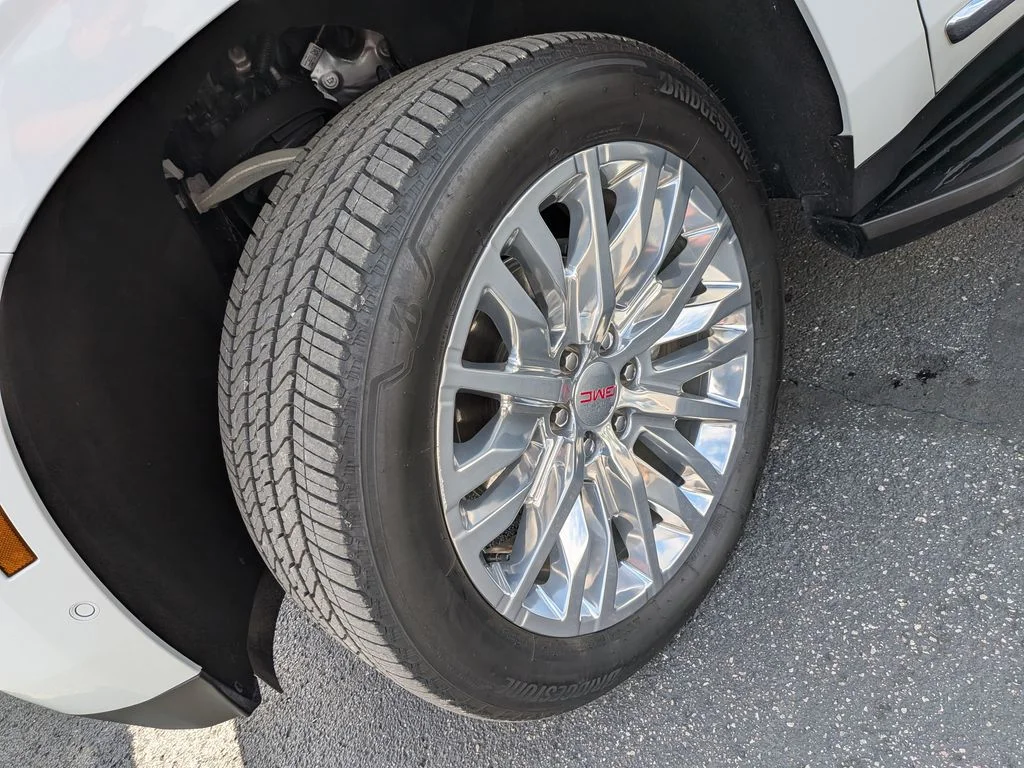 Used 2026 Summit White GMC Elevation image 8