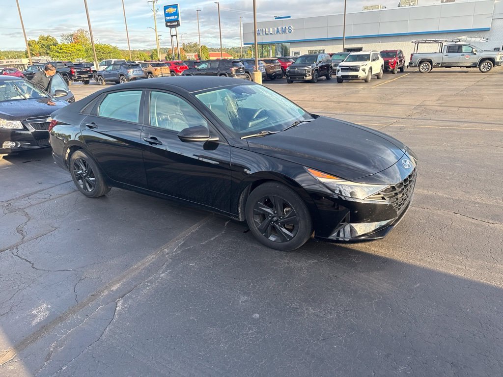 Used 2021 Phantom Black Hyundai SEL image 9