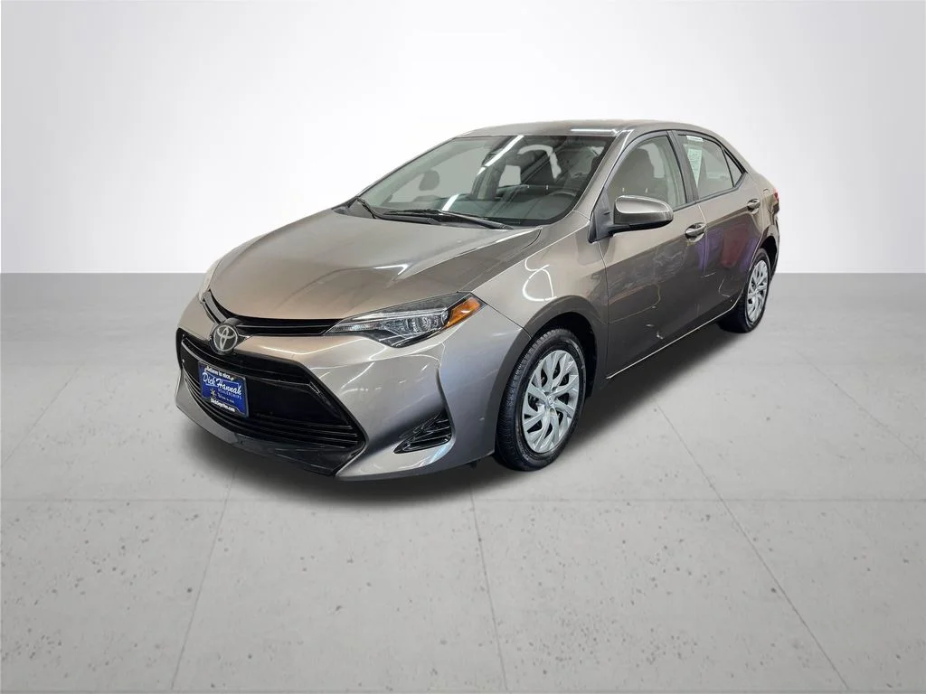 Used 2019 Toyota Corolla LE with VIN 2T1BURHE2KC186084 for sale in Kelso, WA