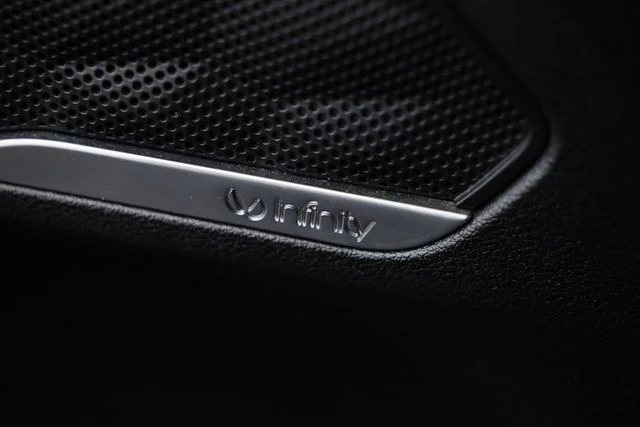 Used 2019 Rainforest Hyundai Limited image 18