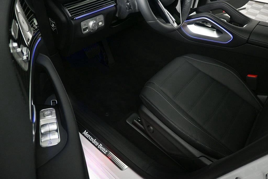New 2026 MANUFAKTUR Moonlight White Metallic Mercedes-Benz GLE 350 image 8
