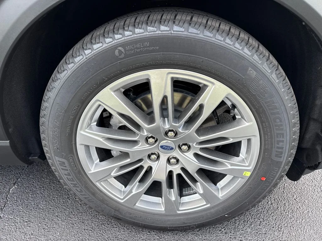 New 2026 Black Ford Platinum image 11